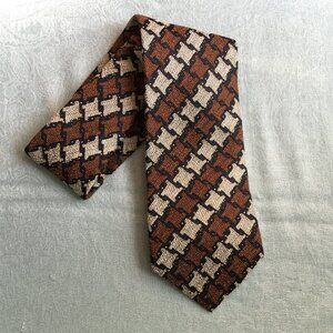 Tallia Woven Italian Silk Geometric Pattern Tie